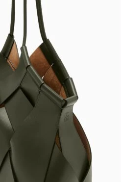 ULLA JOHNSON Charlotte Shoulder Bag - Militaire 9 ULLA JOHNSON Charlotte Shoulder Bag - Militaire -ULLA JOHNSON Outlet FA251181 CHARLOTTETOTE MILITAIRE c web bb017a89 c77e 425f 8068 86fc4f6f2e2d