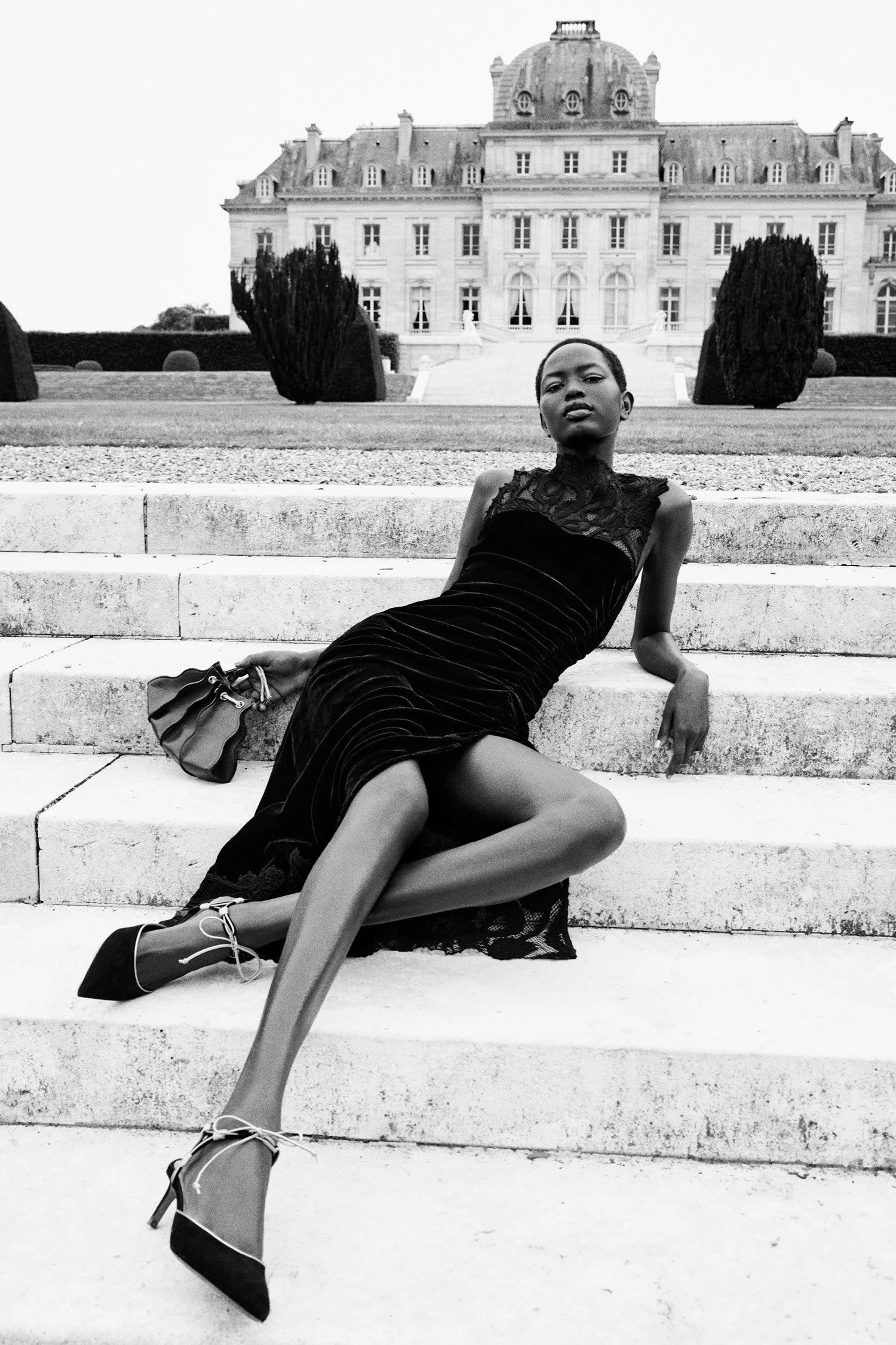 ULLA JOHNSON Rosaria Embroidered Ruched Dress - Noir 7 ULLA JOHNSON Rosaria Embroidered Ruched Dress - Noir - Image 7