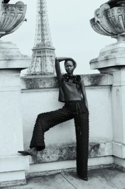 ULLA JOHNSON Marlowe Floral Applique Leather Top - Noir 11 ULLA JOHNSON Marlowe Floral Applique Leather Top - Noir -ULLA JOHNSON Outlet UJ PS26 1500x2250 23 10daa0f0 a7ab 4e75 91cf 884c4641e77b