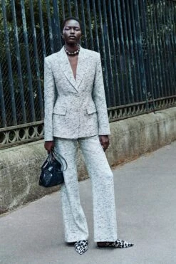 ULLA JOHNSON Tess Single Breasted Jacket - Flax 11 ULLA JOHNSON Tess Single Breasted Jacket - Flax -ULLA JOHNSON Outlet UJ PS26 1500x2250 37 22c4237a fe3c 4310 b8a3 9b822e0f2a80