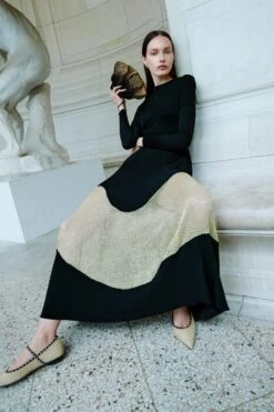 ULLA JOHNSON Roanne Long Dress - Gold Noir 9 ULLA JOHNSON Roanne Long Dress - Gold Noir -ULLA JOHNSON Outlet UJ PS26 1500x2250 40 823ab996 2f89 4941 abc6 163031c7ea89