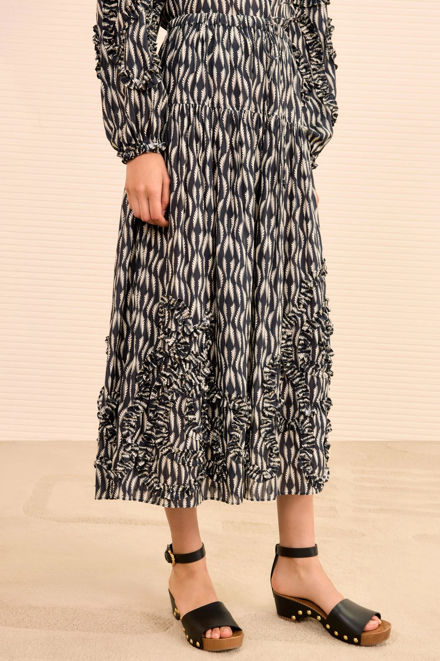 ULLA JOHNSON Alexandra Ruffled Cotton Midi Skirt - Graphite 2 ULLA JOHNSON Alexandra Ruffled Cotton Midi Skirt - Graphite - Image 2