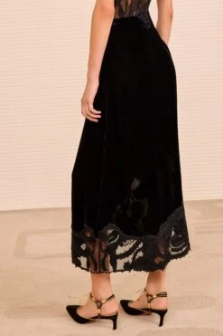 ULLA JOHNSON Alita Embroidered Midi Skirt - Noir -ULLA JOHNSON Outlet ULLAJOHNSON AlitaVelvetMidiSkirt NOIR PS260304 04