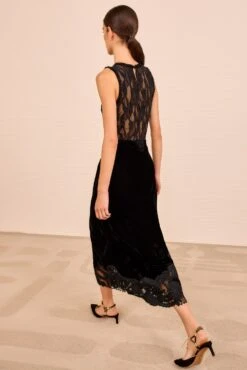 ULLA JOHNSON Alita Embroidered Midi Skirt - Noir -ULLA JOHNSON Outlet ULLAJOHNSON AlitaVelvetMidiSkirt NOIR PS260304 05