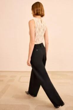 ULLA JOHNSON Ames Barrell Leg Trouser - Noir -ULLA JOHNSON Outlet ULLAJOHNSON AmesBarrellLegTrouser NOIR PS260406 05 863fe6e3 7fa9 4e30 b537 1cfe7ccae66d