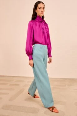 ULLA JOHNSON Ames Barrell Leg Trouser - Ocean 8 ULLA JOHNSON Ames Barrell Leg Trouser - Ocean -ULLA JOHNSON Outlet ULLAJOHNSON AmesBarrellLegTrouser OCEAN PS260406 03 618206b6 57d1 4f67 9802 e4fc947053ee