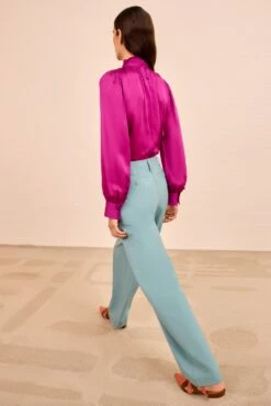 ULLA JOHNSON Ames Barrell Leg Trouser - Ocean 10 ULLA JOHNSON Ames Barrell Leg Trouser - Ocean -ULLA JOHNSON Outlet ULLAJOHNSON AmesBarrellLegTrouser OCEAN PS260406 05 d79210ec 998a 4b6b 8400 e37f49a0623d