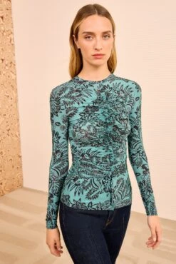 ULLA JOHNSON Asha Ruched LS Top - Ocean Flora 8 ULLA JOHNSON Asha Ruched LS Top - Ocean Flora -ULLA JOHNSON Outlet ULLAJOHNSON AshaRuchedTricotTop OCEANFLORA PS260816 03 cbc5a1d9 ba17 44c4 ac54 b1b8e9fb08bf