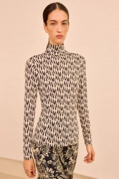 ULLA JOHNSON Aurelia Jersey Long Sleeve Turtleneck - Silhouette -ULLA JOHNSON Outlet ULLAJOHNSON AureliaJerseyLongSleeveTurtleneck SILHOUETTE PS260817 03