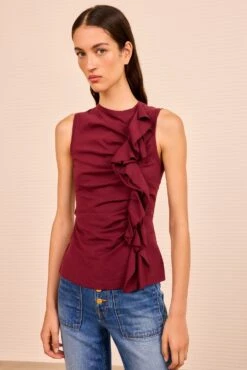 ULLA JOHNSON Clio Ruched Ruffle Top - Claret 6 ULLA JOHNSON Clio Ruched Ruffle Top - Claret -ULLA JOHNSON Outlet ULLAJOHNSON ClioSleevelessCottonJerseyTop CLARET PS260808 03