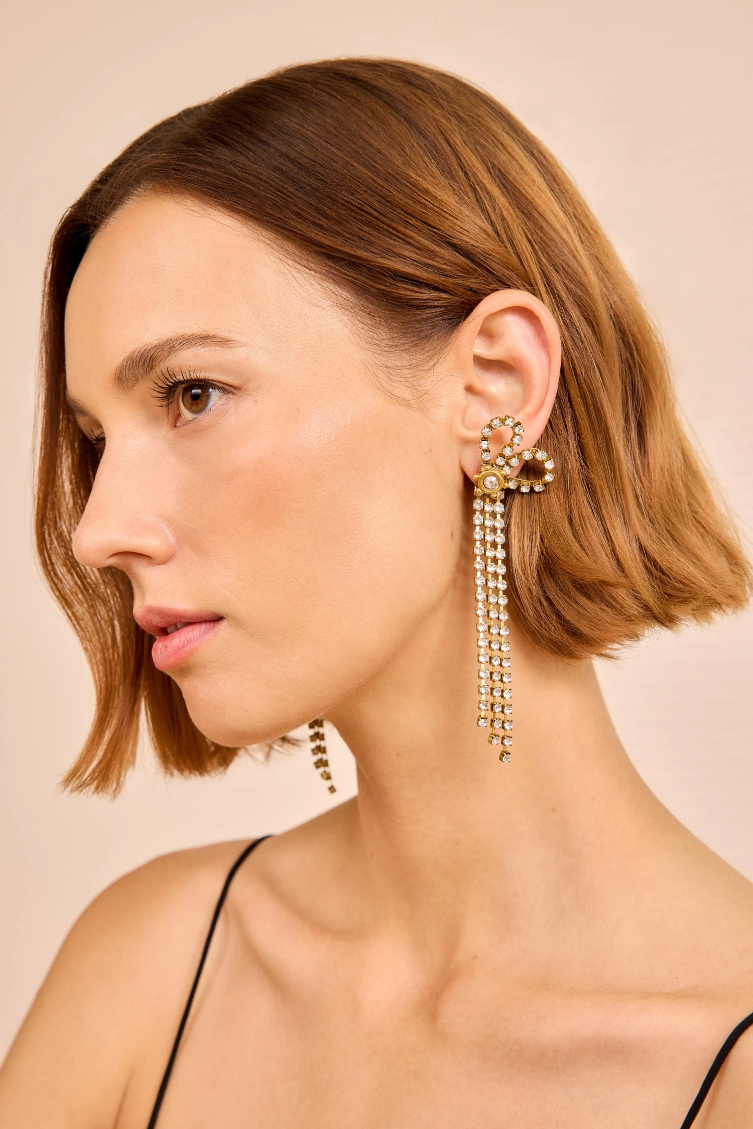 ULLA JOHNSON Crystal Bow Chandelier Earring - Crystal 2 ULLA JOHNSON Crystal Bow Chandelier Earring - Crystal - Image 2