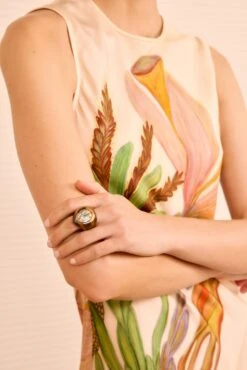 ULLA JOHNSON Crystal Pear Signet Ring - Tiger's Eye 9 ULLA JOHNSON Crystal Pear Signet Ring - Tiger's Eye -ULLA JOHNSON Outlet ULLAJOHNSON CrystalPearSignetRing TIGER SEYE PS261417 01 MAIN