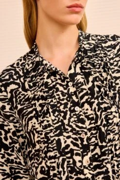 ULLA JOHNSON Delvine Blouse - Spotted Jasper 9 ULLA JOHNSON Delvine Blouse - Spotted Jasper -ULLA JOHNSON Outlet ULLAJOHNSON DelvineButtonUpSilkBlouse SPOTTEDJASPER PS260241 02 Alt