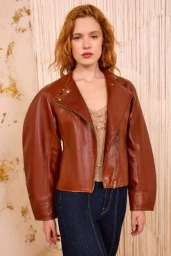 ULLA JOHNSON Ilaria Leather Jacket - Wenge 8 ULLA JOHNSON Ilaria Leather Jacket - Wenge -ULLA JOHNSON Outlet ULLAJOHNSON IlariaLeatherJacket WENGE FA250505 04 22ab08c0 2d64 449b b39e 7c35e181b1f6