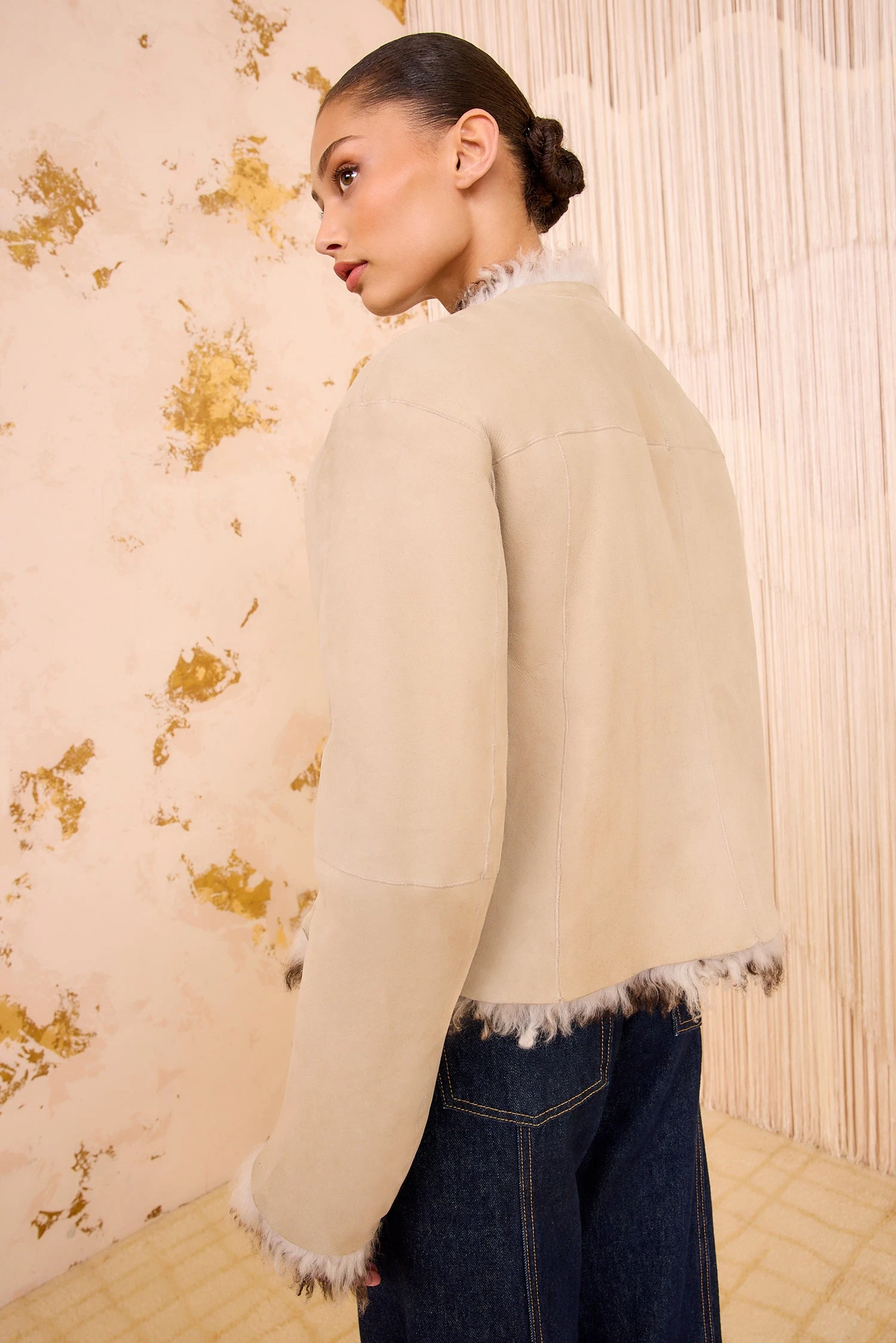 ULLA JOHNSON Irina Short Shearling Coat - Pietra 8 ULLA JOHNSON Irina Short Shearling Coat - Pietra - Image 8