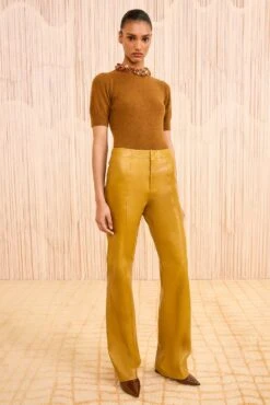 ULLA JOHNSON Kadin Leather Mid Rise Pant - Willow -ULLA JOHNSON Outlet ULLAJOHNSON KadinLeatherMidRisePant WILLOW FA250408 03 b797043f 2197 485b bf00 39f72fcb5f75