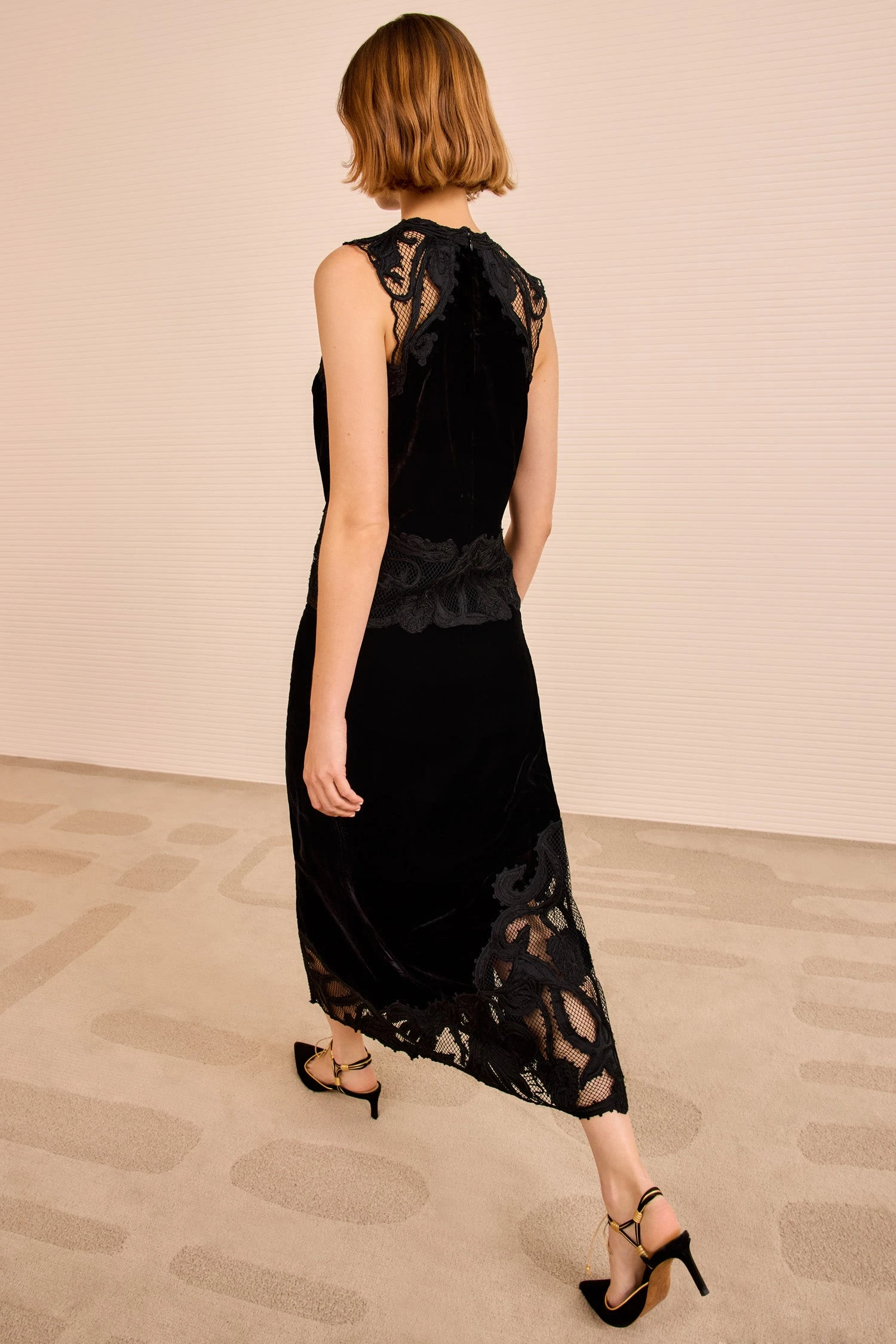 ULLA JOHNSON Kassandra Sleeveless Embroidered Top - Noir 4 ULLA JOHNSON Kassandra Sleeveless Embroidered Top - Noir - Image 4