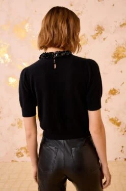 ULLA JOHNSON Liv Embroidered Cashmere Short Sleeve Knit - Noir 8 ULLA JOHNSON Liv Embroidered Cashmere Short Sleeve Knit - Noir -ULLA JOHNSON Outlet ULLAJOHNSON LivEmbroideredCashmereShortSleeveKnit NOIR FA250721 04 f8b2dc12 88b6 4c4e ab8c 65614aec4c7a