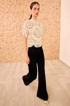 ULLA JOHNSON Maddalena Short Sleeve Hand Crochet Top - Cowrie -ULLA JOHNSON Outlet ULLAJOHNSON MaddalenaShortSleeveCrochetTop COWRIE PS260705 03