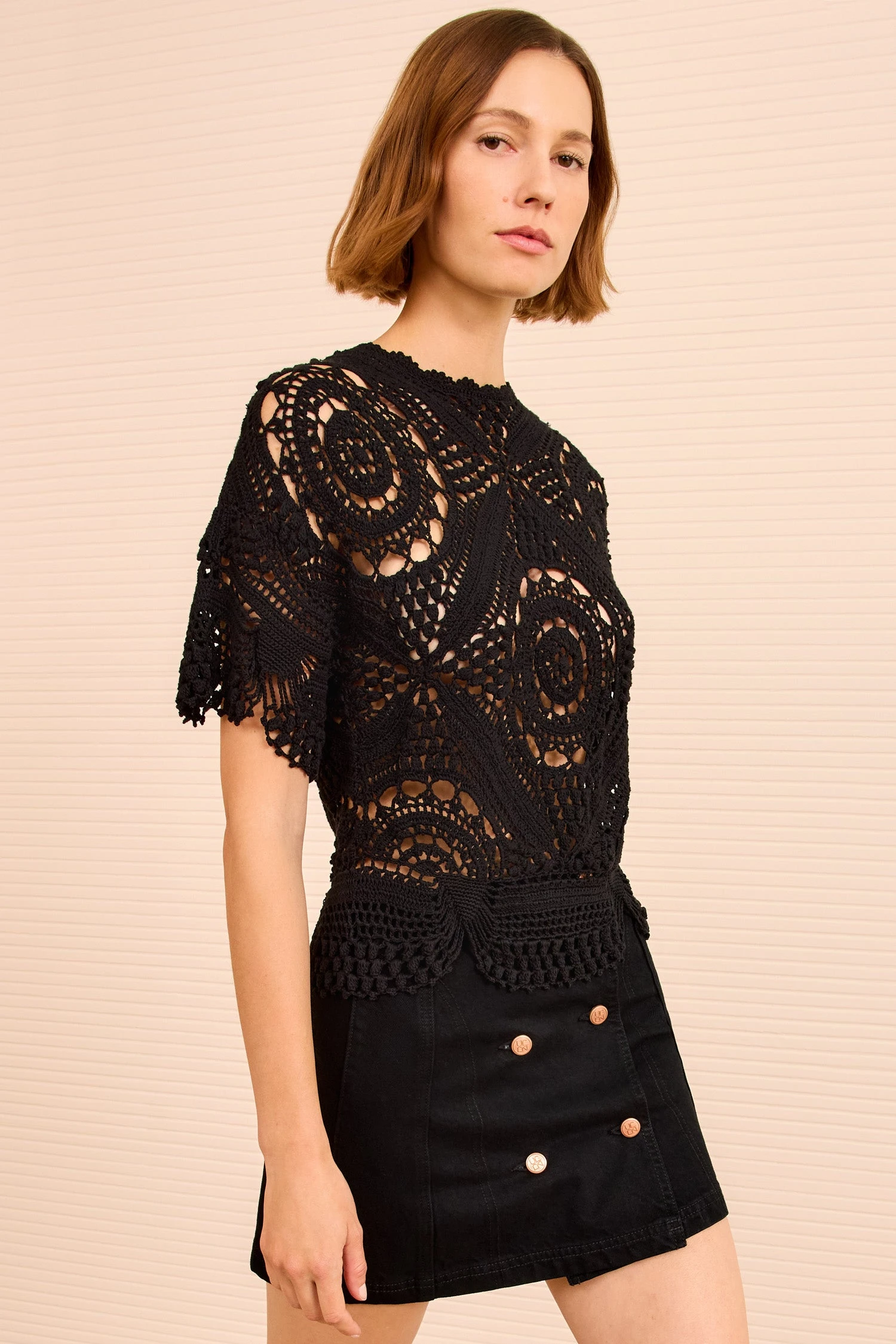 ULLA JOHNSON Maddalena Short Sleeve Hand Crochet Top - Noir 1 ULLA JOHNSON Maddalena Short Sleeve Hand Crochet Top - Noir