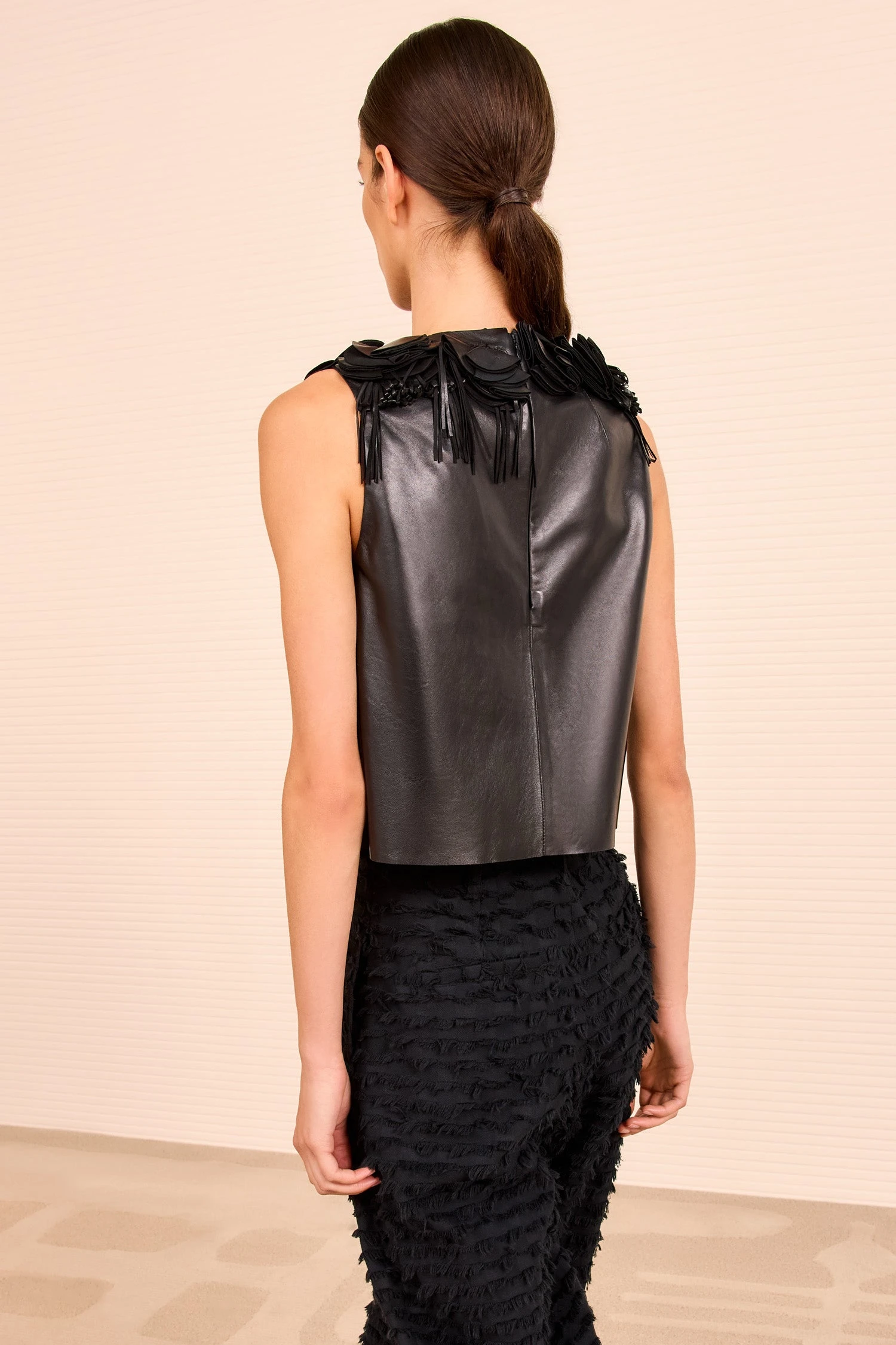 ULLA JOHNSON Marlowe Floral Applique Leather Top - Noir 5 ULLA JOHNSON Marlowe Floral Applique Leather Top - Noir - Image 5