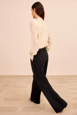 ULLA JOHNSON Mitchell Wide Leg Trouser - Noir 9 ULLA JOHNSON Mitchell Wide Leg Trouser - Noir -ULLA JOHNSON Outlet ULLAJOHNSON MitchellWideLegTrouser NOIR PS260410 05 f3ef0159 76e6 4cfd b33f 34d82e02b25e