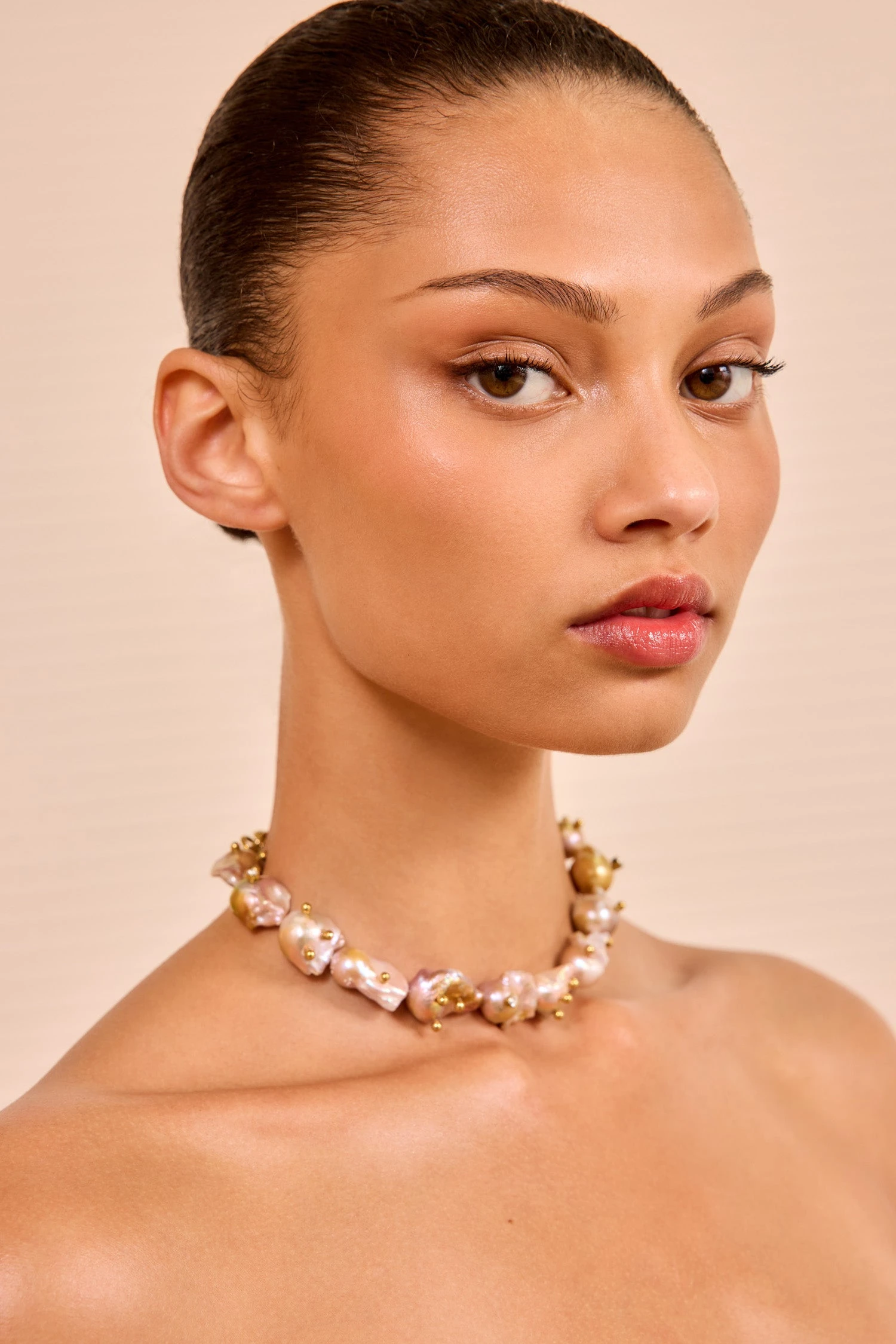 ULLA JOHNSON Pearl Choker - Pearlescent 2 ULLA JOHNSON Pearl Choker - Pearlescent - Image 2