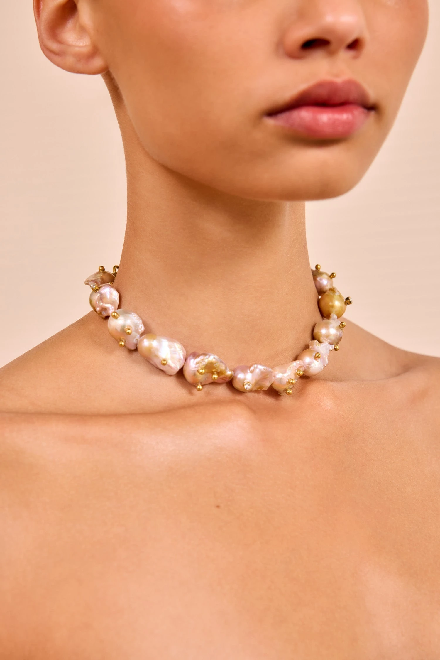 ULLA JOHNSON Pearl Choker - Pearlescent 3 ULLA JOHNSON Pearl Choker - Pearlescent - Image 3