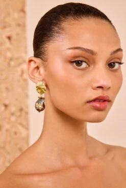 ULLA JOHNSON Pearl Dangle Earring - Oyster -ULLA JOHNSON Outlet ULLAJOHNSON PearlDangleEarring OYSTER PS261411 01 MAIN