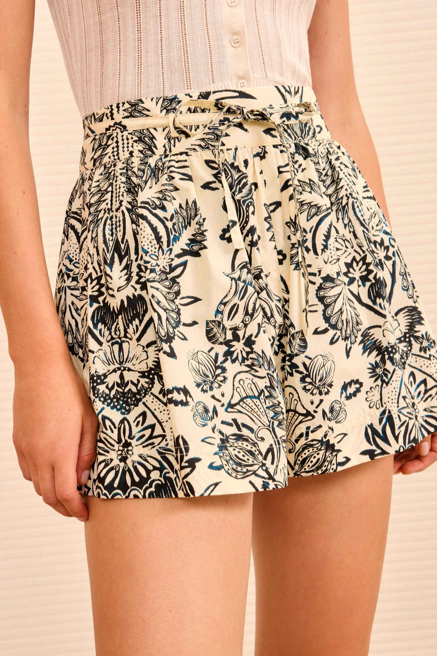 ULLA JOHNSON Rowan Belted Short - Ivory Flora 2 ULLA JOHNSON Rowan Belted Short - Ivory Flora - Image 2