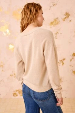 ULLA JOHNSON Ryla Cashmere V&ndash;Neck Pullover - Melange -ULLA JOHNSON Outlet ULLAJOHNSON RylaCashmereV NeckPullover MELANGE FA250731 04 9a65640a 1b2e 470f bf83 557a8a861f4c