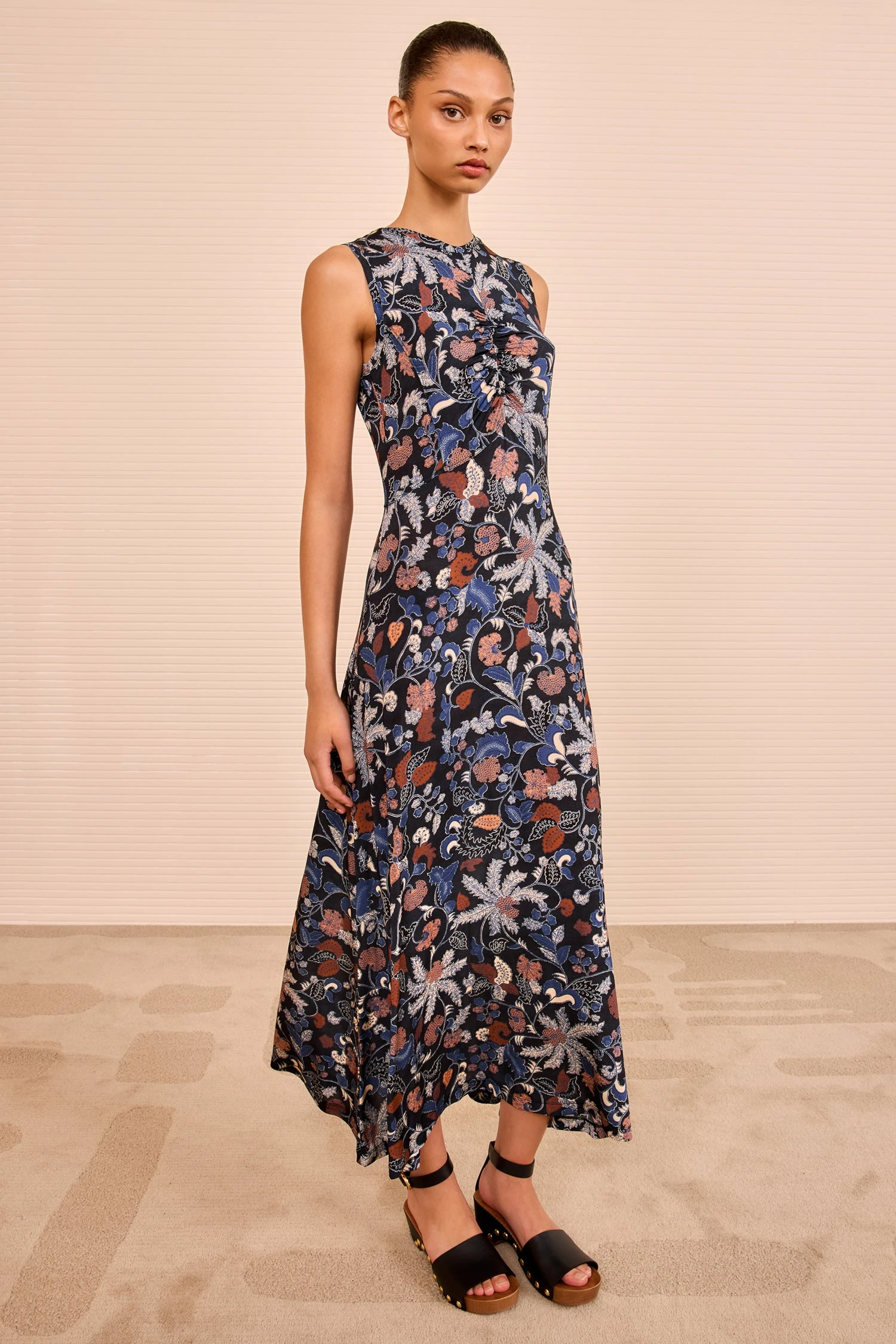ULLA JOHNSON Lina Sleeveless Ruched Midi Dress - Moonlight Floral 3 ULLA JOHNSON Lina Sleeveless Ruched Midi Dress - Moonlight Floral - Image 3