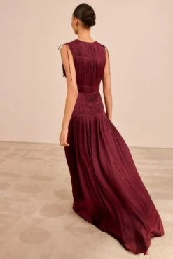 ULLA JOHNSON Tasneem Deep V Gown - Claret 9 ULLA JOHNSON Tasneem Deep V Gown - Claret -ULLA JOHNSON Outlet ULLAJOHNSON TasneemDeepVGown CLARET PS260100 05