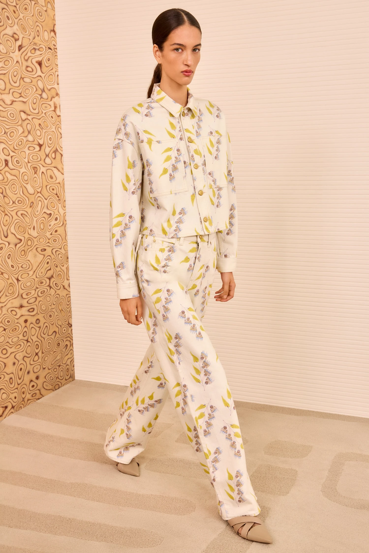 ULLA JOHNSON The Bobbi Cropped Jacket - Infinite Flower 4 ULLA JOHNSON The Bobbi Cropped Jacket - Infinite Flower - Image 4