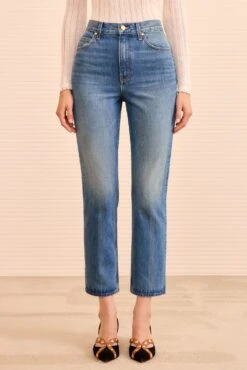 ULLA JOHNSON The Agnes Cropped Jean - Danube 8 ULLA JOHNSON The Agnes Cropped Jean - Danube -ULLA JOHNSON Outlet ULLAJOHNSON TheCroppedAgnesJean DANUBE 02 Alt