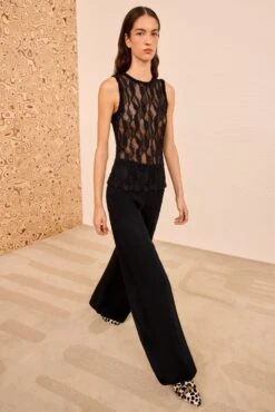 ULLA JOHNSON Theodora Sleeveless Tank - Noir 6 ULLA JOHNSON Theodora Sleeveless Tank - Noir -ULLA JOHNSON Outlet ULLAJOHNSON TheodoraSleevlessLaceTank NOIR PS260804 03