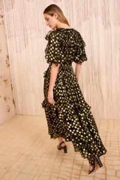 ULLA JOHNSON Tida Silk V–Neck Short Sleeve Midi Dress - Obsidian 8 ULLA JOHNSON Tida Silk V–Neck Short Sleeve Midi Dress - Obsidian -ULLA JOHNSON Outlet ULLAJOHNSON TidaSilkV NeckShortSleeveMidiDress OBSIDIAN FA250145 04 d69d5336 a64b 4263 b798 92c50ab16cf2