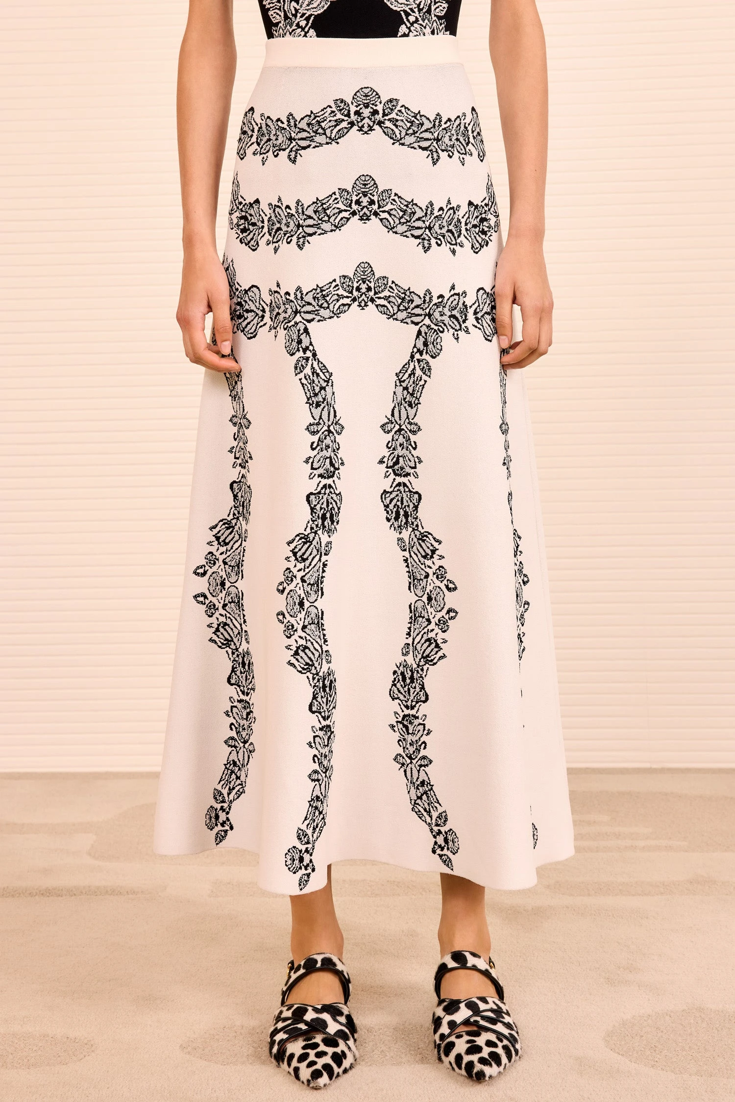 ULLA JOHNSON Valencia Jacquard Midi Skirt - Ivory 2 ULLA JOHNSON Valencia Jacquard Midi Skirt - Ivory - Image 2