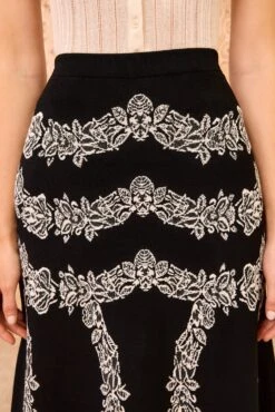 ULLA JOHNSON Valencia Jacquard Midi Skirt - Noir 7 ULLA JOHNSON Valencia Jacquard Midi Skirt - Noir -ULLA JOHNSON Outlet ULLAJOHNSON ValenciaPrintedKnitSkirt NOIR PS260741 03