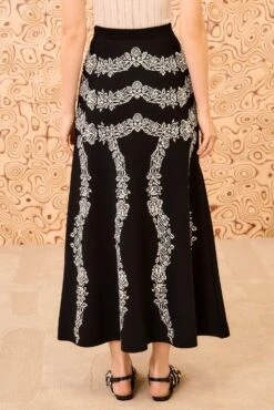 ULLA JOHNSON Valencia Jacquard Midi Skirt - Noir 8 ULLA JOHNSON Valencia Jacquard Midi Skirt - Noir -ULLA JOHNSON Outlet ULLAJOHNSON ValenciaPrintedKnitSkirt NOIR PS260741 04