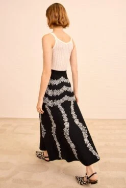 ULLA JOHNSON Valencia Jacquard Midi Skirt - Noir 9 ULLA JOHNSON Valencia Jacquard Midi Skirt - Noir -ULLA JOHNSON Outlet ULLAJOHNSON ValenciaPrintedKnitSkirt NOIR PS260741 05