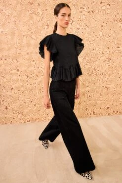 ULLA JOHNSON Veasna Flutter Sleeve Top - Noir 6 ULLA JOHNSON Veasna Flutter Sleeve Top - Noir -ULLA JOHNSON Outlet ULLAJOHNSON VeasnaFlutterSleeveTop NOIR PS260204 03
