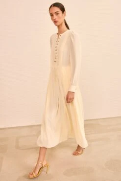 ULLA JOHNSON Veria Lace Front Midi Dress - Cowrie 6 ULLA JOHNSON Veria Lace Front Midi Dress - Cowrie -ULLA JOHNSON Outlet ULLAJOHNSON VeriaLongSleeveSilkDress COWRIE PS260147 01 MAIN