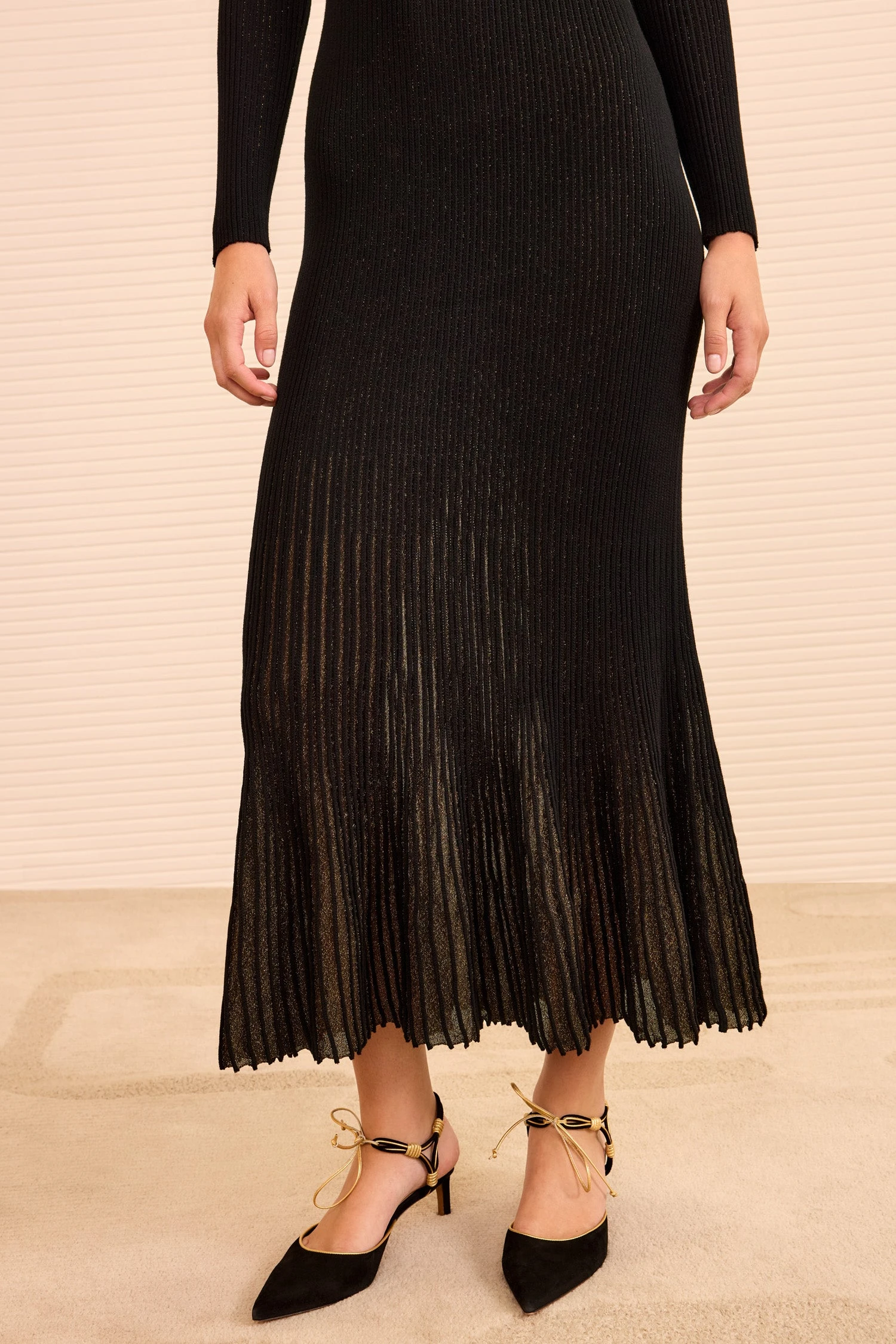 ULLA JOHNSON Zeda V Neck Midi Dress - Noir 3 ULLA JOHNSON Zeda V Neck Midi Dress - Noir - Image 3