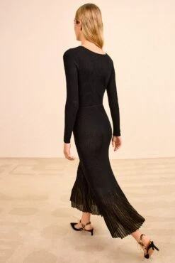 ULLA JOHNSON Zeda V Neck Midi Dress - Noir 7 ULLA JOHNSON Zeda V Neck Midi Dress - Noir -ULLA JOHNSON Outlet ULLAJOHNSON ZedaLongSleeveKnitDress NOIR PS260729 04