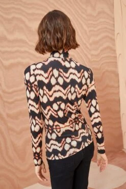 ULLA JOHNSON Aurelia Turtleneck - Obsidian 8 ULLA JOHNSON Aurelia Turtleneck - Obsidian -ULLA JOHNSON Outlet ULLA JOHNSON Aurelia Turtleneck OBSIDIAN 03