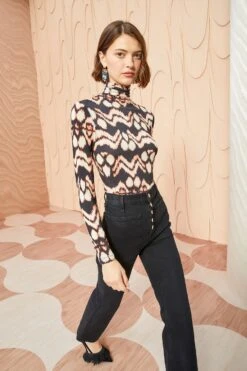 ULLA JOHNSON Aurelia Turtleneck - Obsidian 9 ULLA JOHNSON Aurelia Turtleneck - Obsidian -ULLA JOHNSON Outlet ULLA JOHNSON Aurelia Turtleneck OBSIDIAN 05