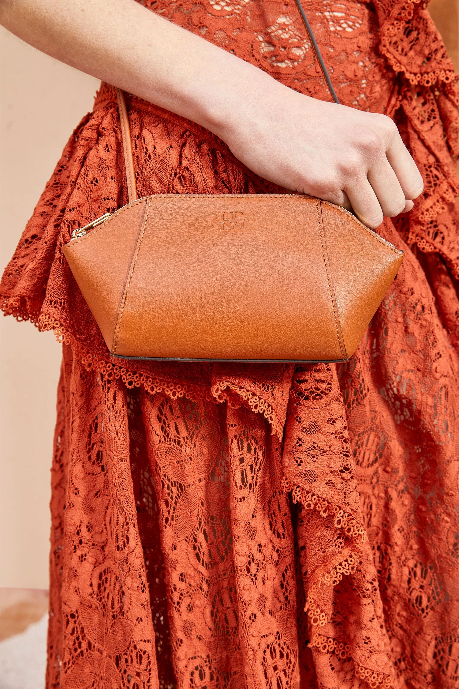 ULLA JOHNSON Imogen Large Makeup Pouch - Sierra 2 ULLA JOHNSON Imogen Large Makeup Pouch - Sierra - Image 2