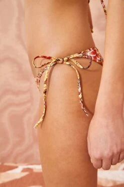 ULLA JOHNSON Maria Bikini Bottom - Calla Lily 7 ULLA JOHNSON Maria Bikini Bottom - Calla Lily -ULLA JOHNSON Outlet ULLA JOHNSON MARIA Bikini BOTTOM CALLA LILY 04