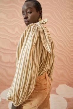 ULLA JOHNSON Opal Blouse - Sand 8 ULLA JOHNSON Opal Blouse - Sand -ULLA JOHNSON Outlet ULLA JOHNSON Opal Blouse SAND 0222